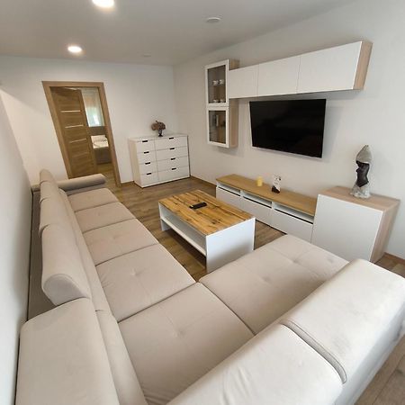Tukas Apartment 马里扬泊列 外观 照片